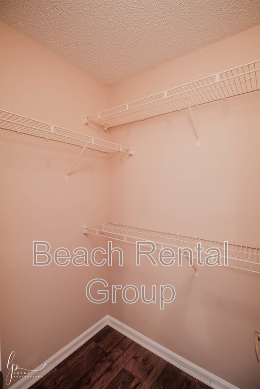 Building Photo - 3774 Hitchcock Way