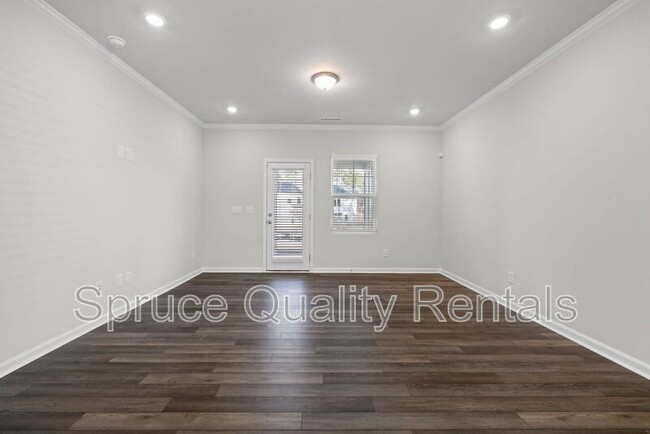 Building Photo - 1011 Red Wing Dr