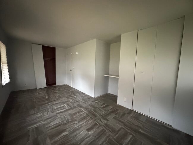 Building Photo - 1503 Eastview Ave