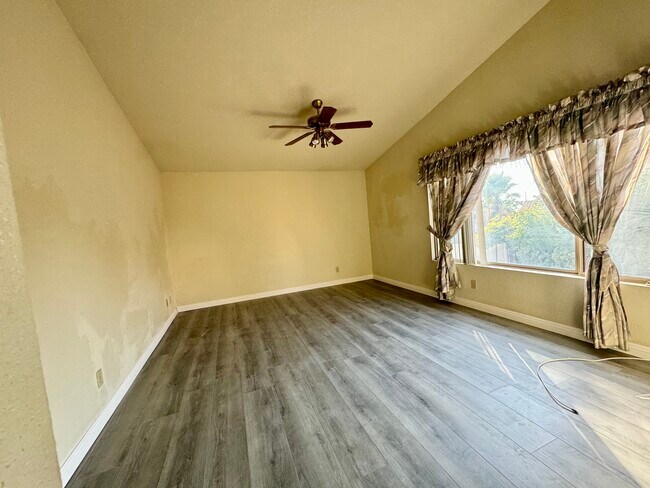 Masterbedroom - 21330 Dickinson Rd