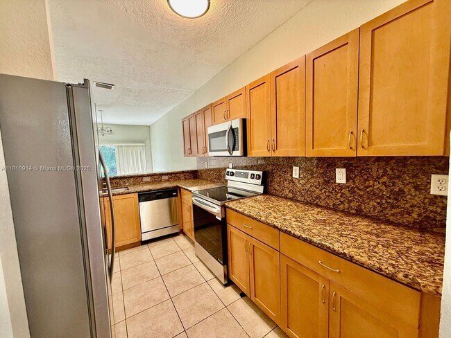 Building Photo - 4902 SW 141st Ave