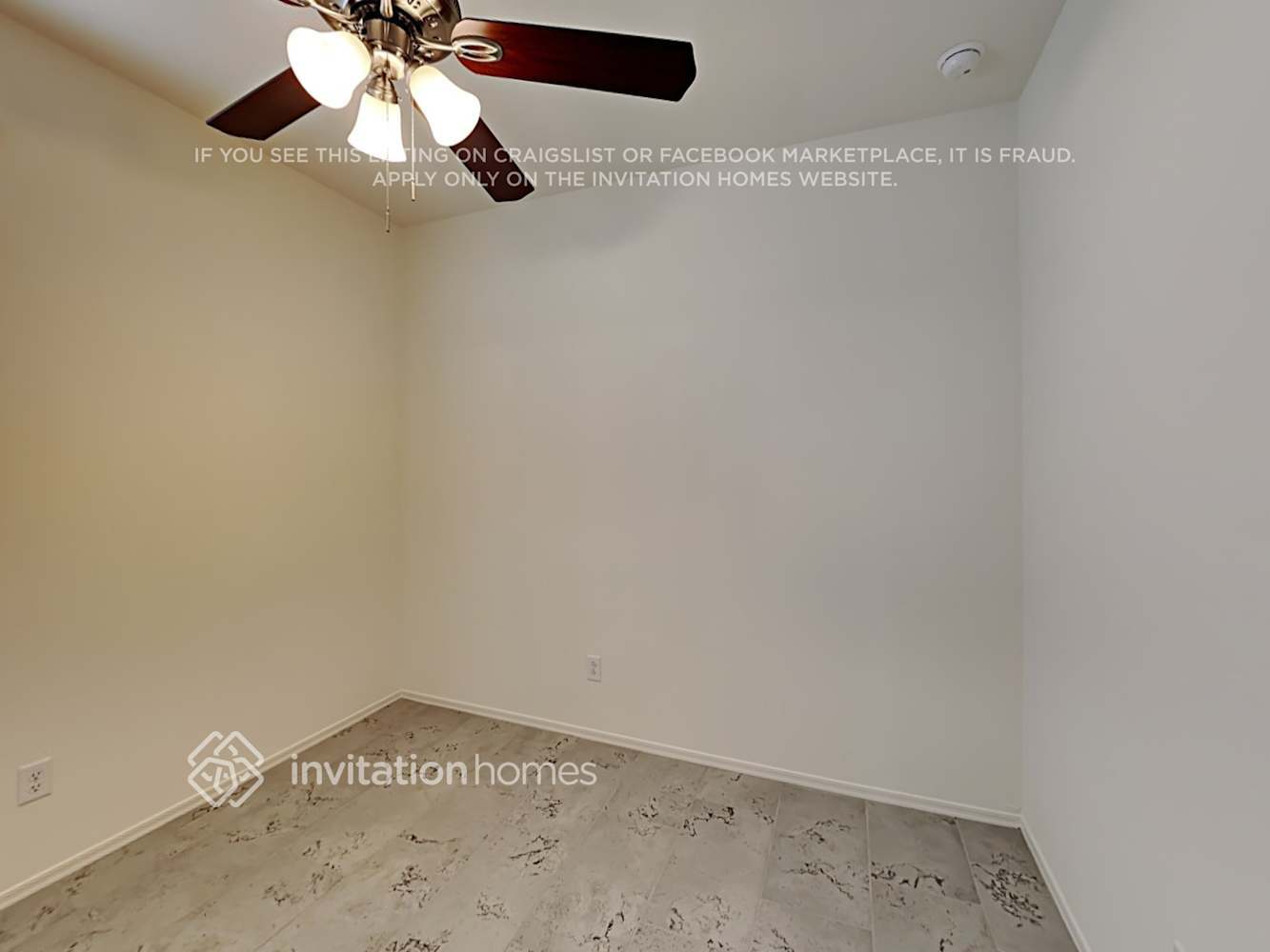 Building Photo - 11445 W La Reata Ave