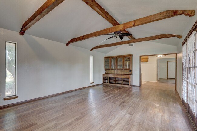 Building Photo - 3 Bed 2 Bath in Del City- Judy Dr is back!
