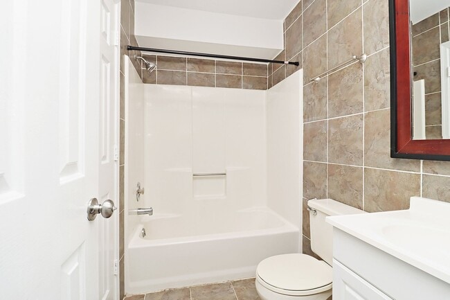 Building Photo - Pet-Friendly Fry's Spring Duplex With Fenc...