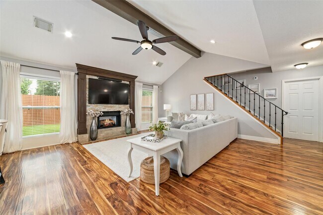 Building Photo - 13019 Lentando Dr