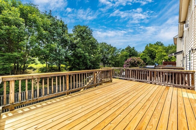Building Photo - Twin Arch Crossing Rental