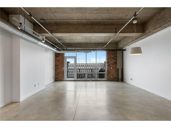 Building Photo - 901 N 3rd St