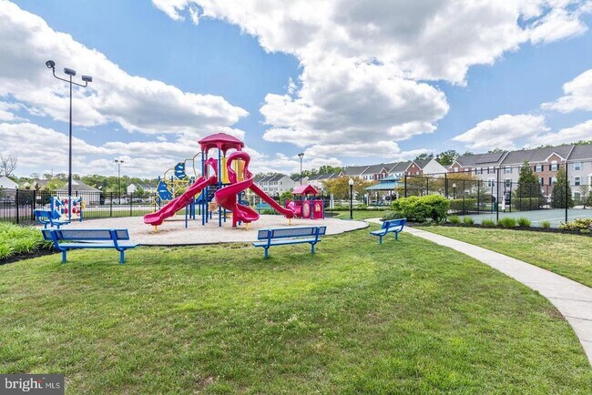 Building Photo - 7568 Stonehouse Dr