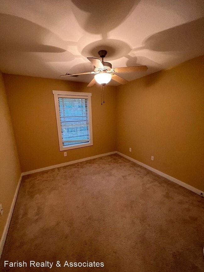 Building Photo - 3 br, 2.5 bath House - 407  North Lake Dr....