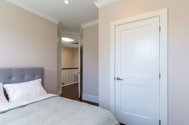 Building Photo - Rare Gem in LeDroit Park w/ Parking!