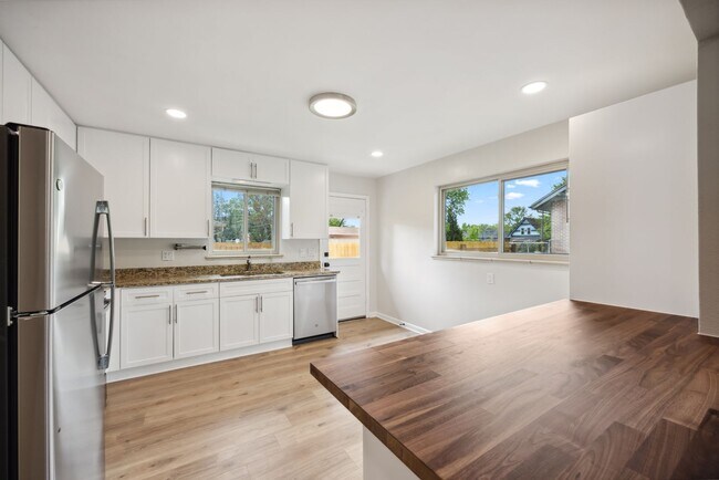 Building Photo - MOVE IN SPECIAL!!! Welcome home to Denver's Potter Highlands Historic District! Remodeled 2 bed 1...