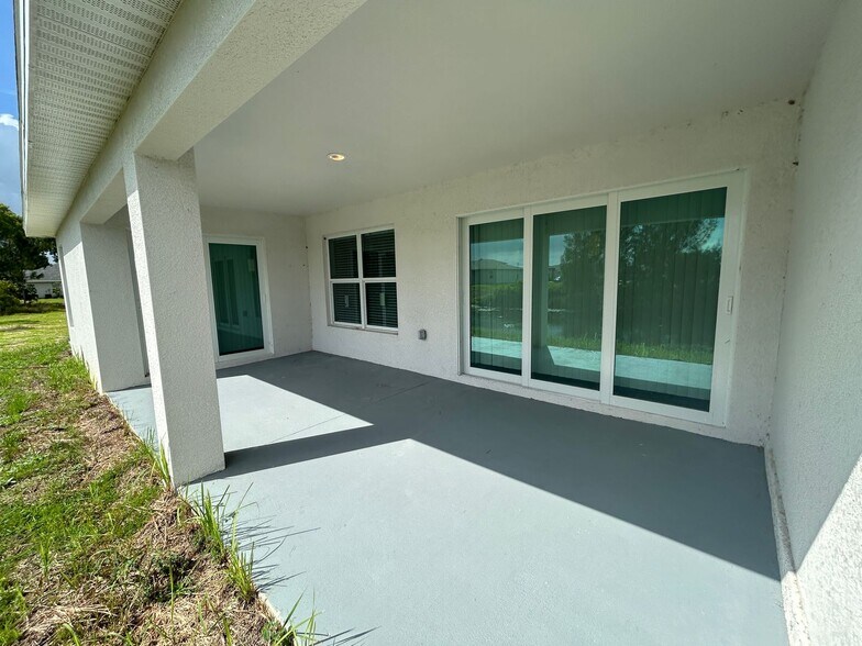 Building Photo - New construction 4/3  off Gator Circle
