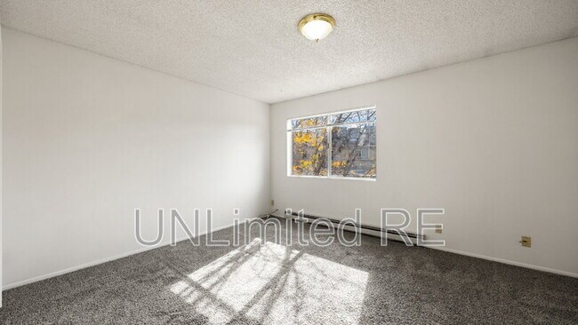 Building Photo - 1637 Canada Crescent