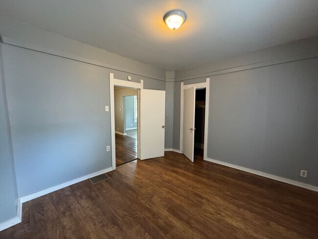 Building Photo - 2217 Terrace Ave