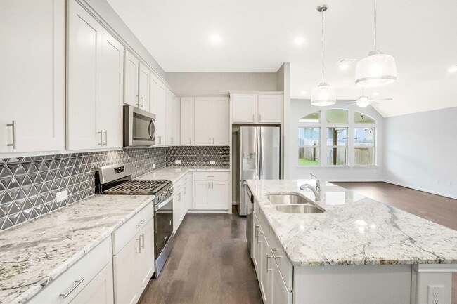 Building Photo - 335 Spinnaker Loop