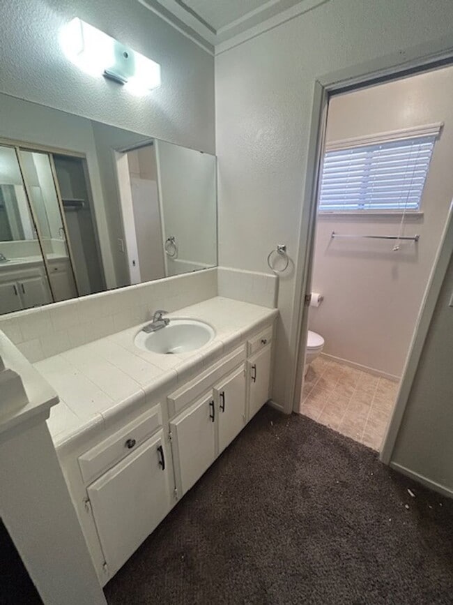 Building Photo - Clean 3 Bedroom, 2 Bathroom Affordable Hom...