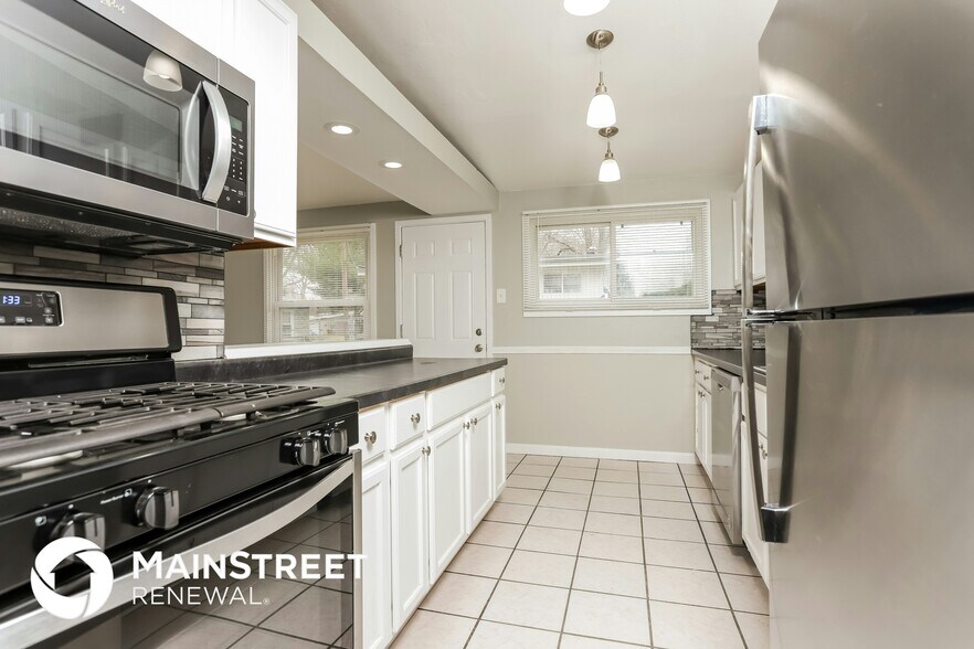 Building Photo - 955 Robinwood Dr
