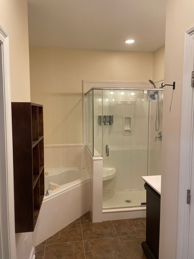 Building Photo - 6833 Corto Rd