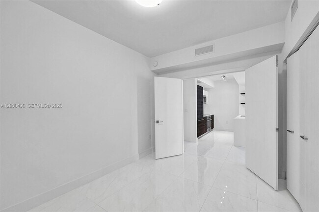 Building Photo - 301 Altara Ave