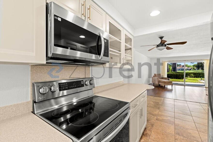 Building Photo - Unit Unit A