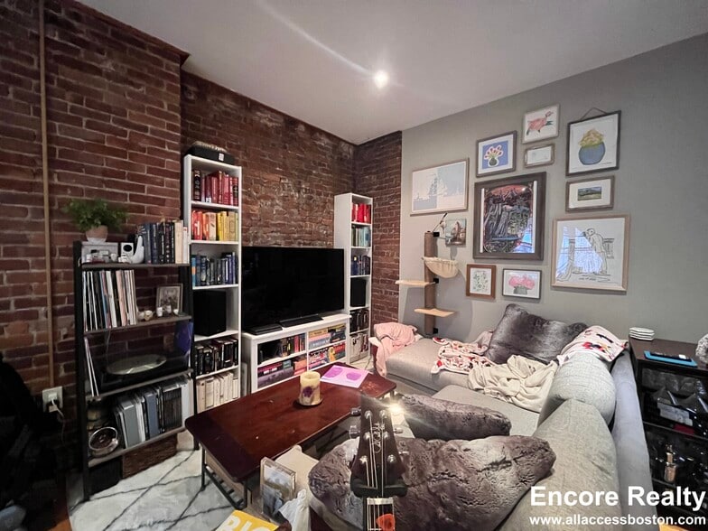 Building Photo - 17 Garrison St