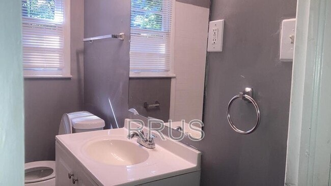 Building Photo - 2364 Brackett St SW