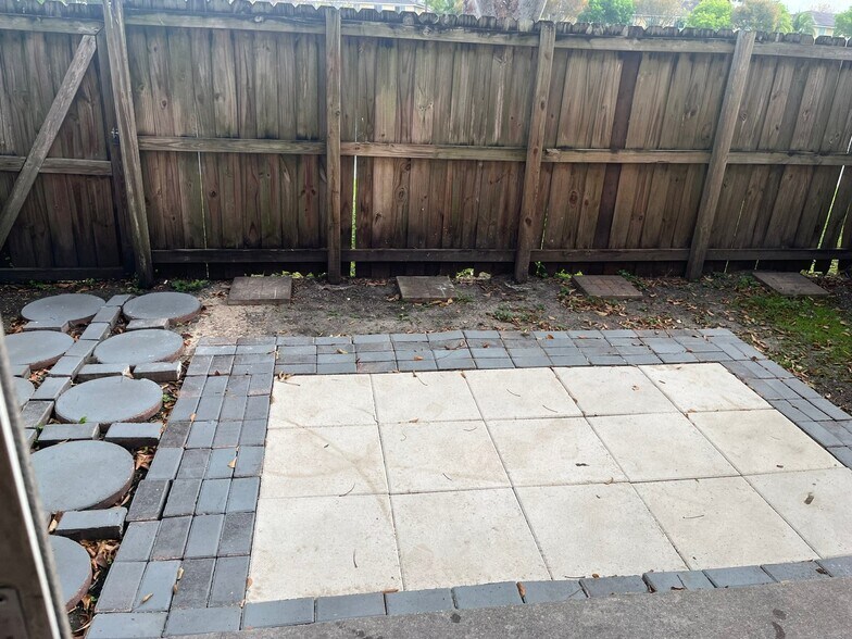 Building Photo - 2819 SE 15th Rd