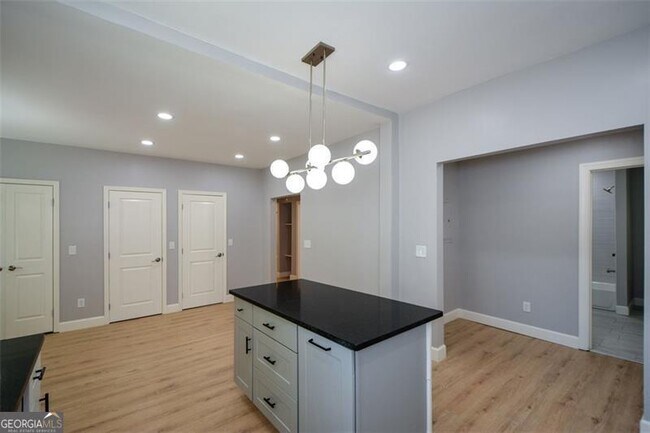 Building Photo - 2203 Wingate St SW