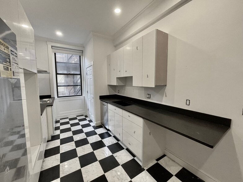 Building Photo - 270 Beacon St