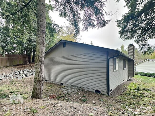 Building Photo - 11709 NE 98th St