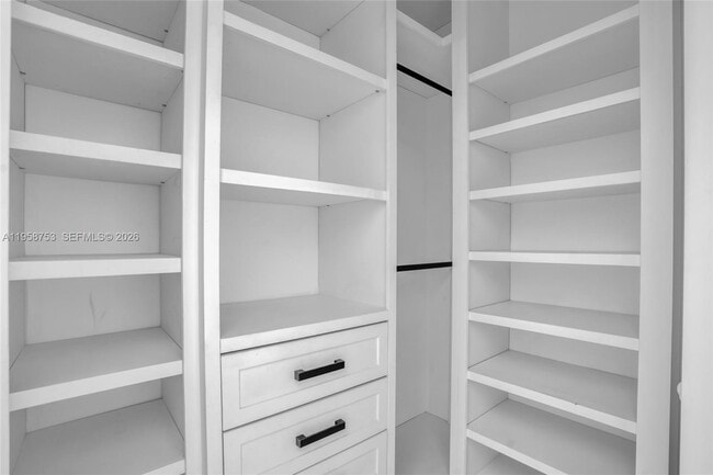 Building Photo - 1231 Sorrento Dr