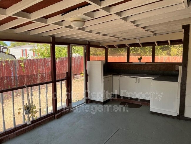 Building Photo - 15004 Antique Finish Dr