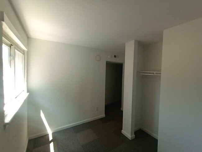 Building Photo - 2408 Maltby Ave