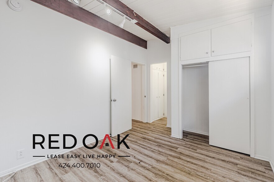 Building Photo - 128 S Normandie-G