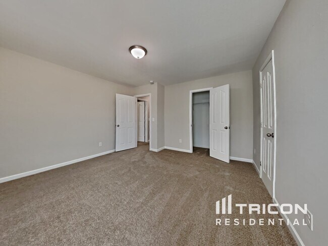 Building Photo - 244 Botanical Ct