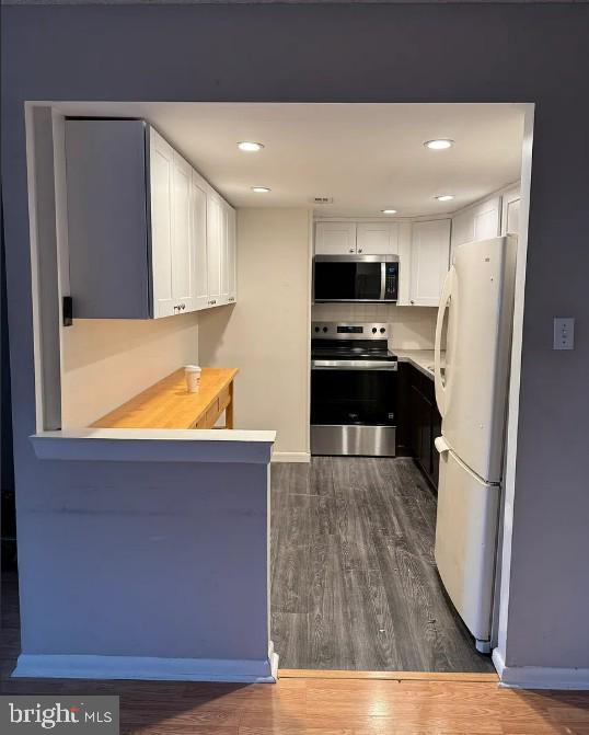 Building Photo - 306 Summit House