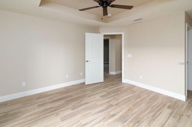 Building Photo - 920 S Eustis St