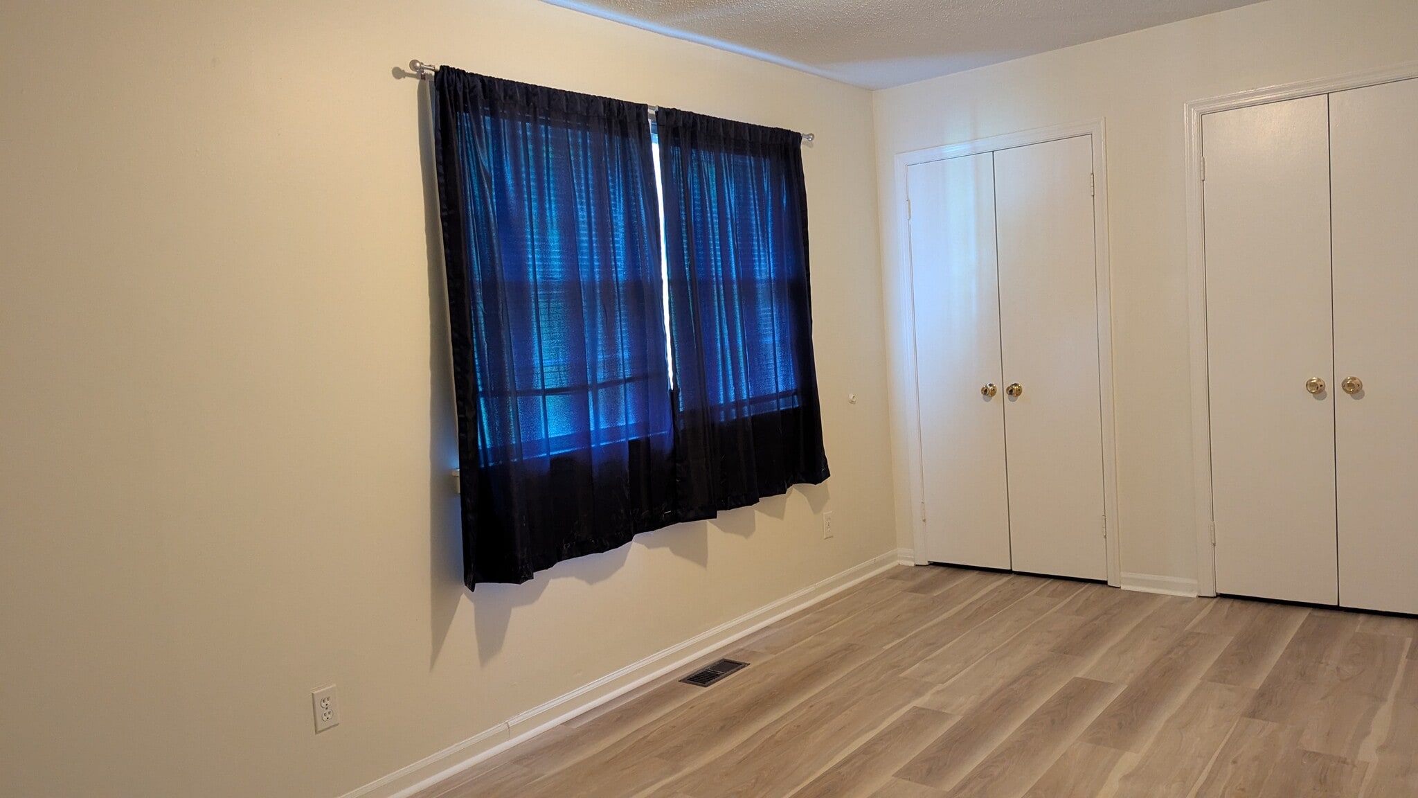 Front Bedroom - 7413 Edenwood Ln