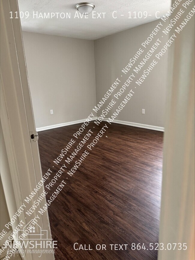 Building Photo - 1109 Hampton Ave Ext