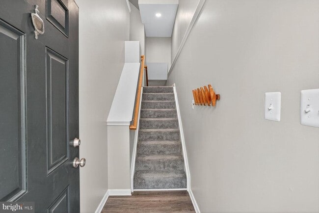 Building Photo - 7047 Water Oak Rd