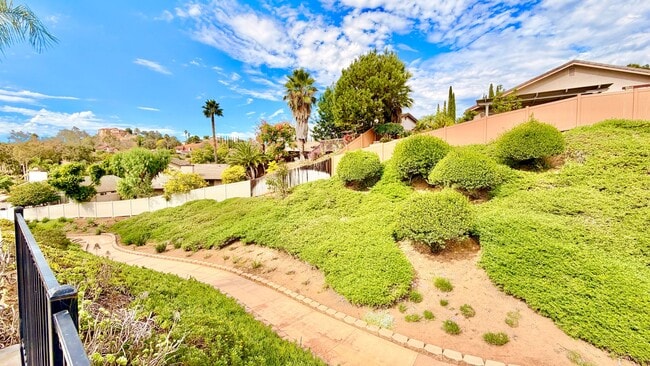 Building Photo - Wonderful Split-level Home with Spacious B...