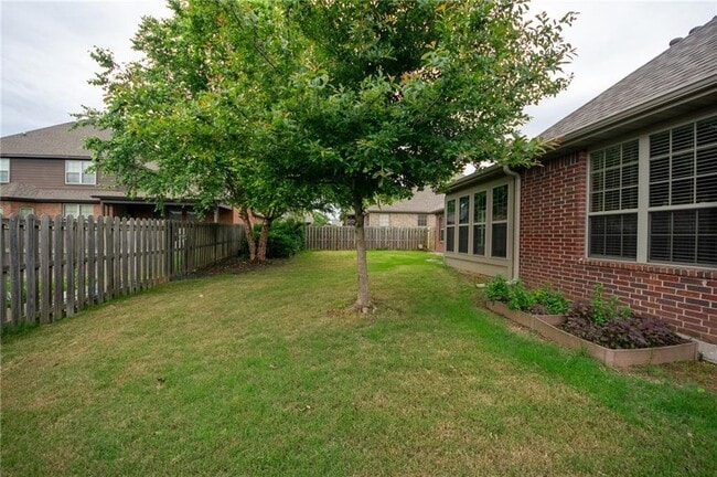 Building Photo - 3402 SW Crosswinds Blvd