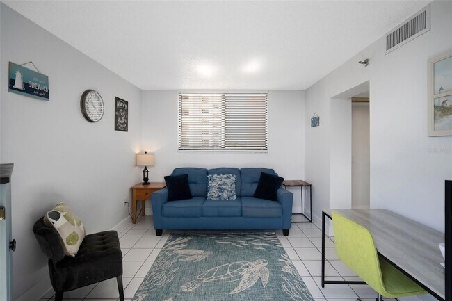 Building Photo - 6035 Sea Ranch Dr