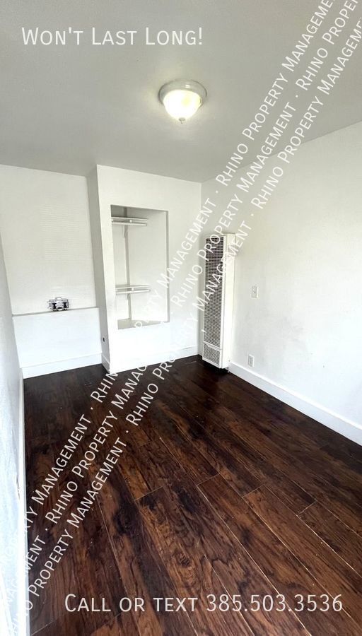 Building Photo - 1 Bedroom plus Den/1 Bathroom Apartment in...