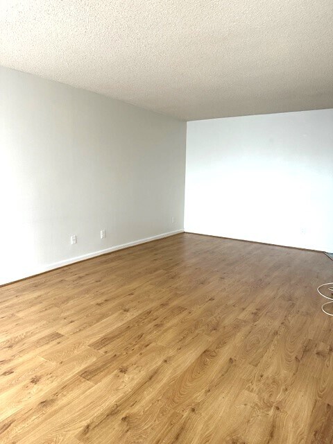 Building Photo - 2311 Pimmit Dr