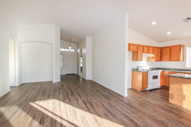 Building Photo - Viewpoint North - Three Bedroom Home