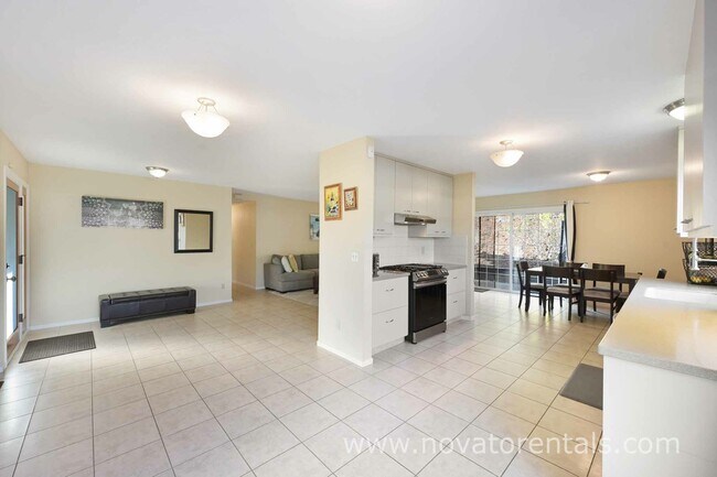 Building Photo - 2450 Center Rd