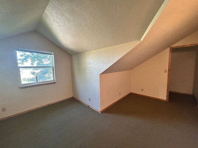 Building Photo - 505 Camas Creek Loop