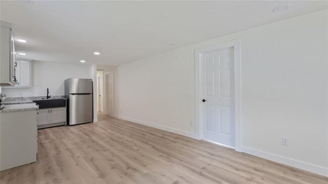Building Photo - 1580 Jones Ln