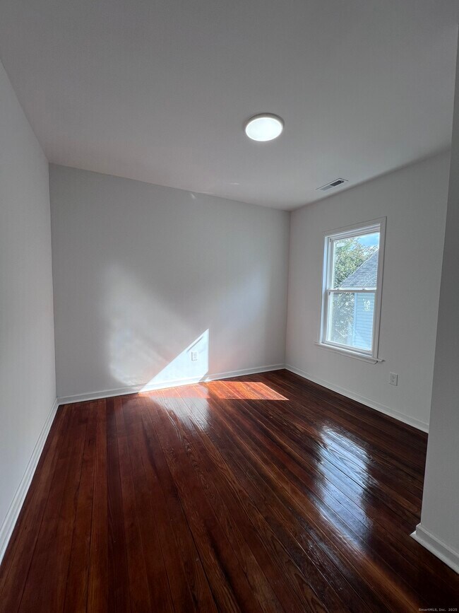 Building Photo - 36 Vermont St